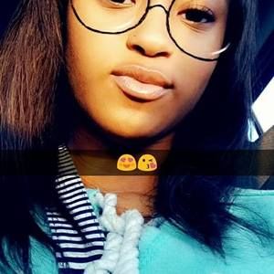 Meet your Posher, Marie